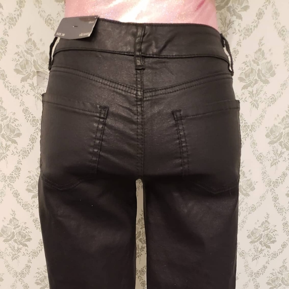 Leather look jeans - Picture 2 of 3